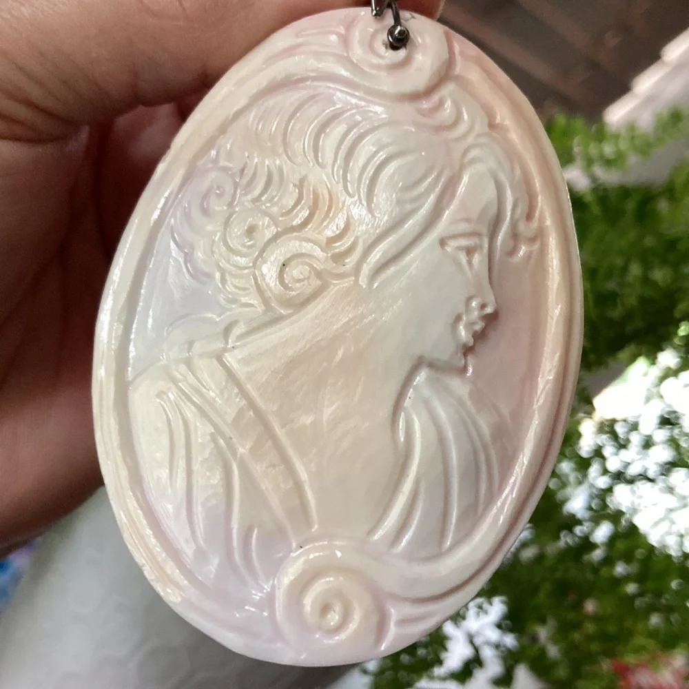 Vintage-Signed Carved Shell - Picture 10 of 11